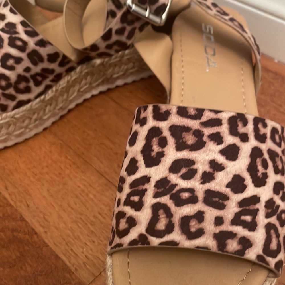 Platform leopard print sandals